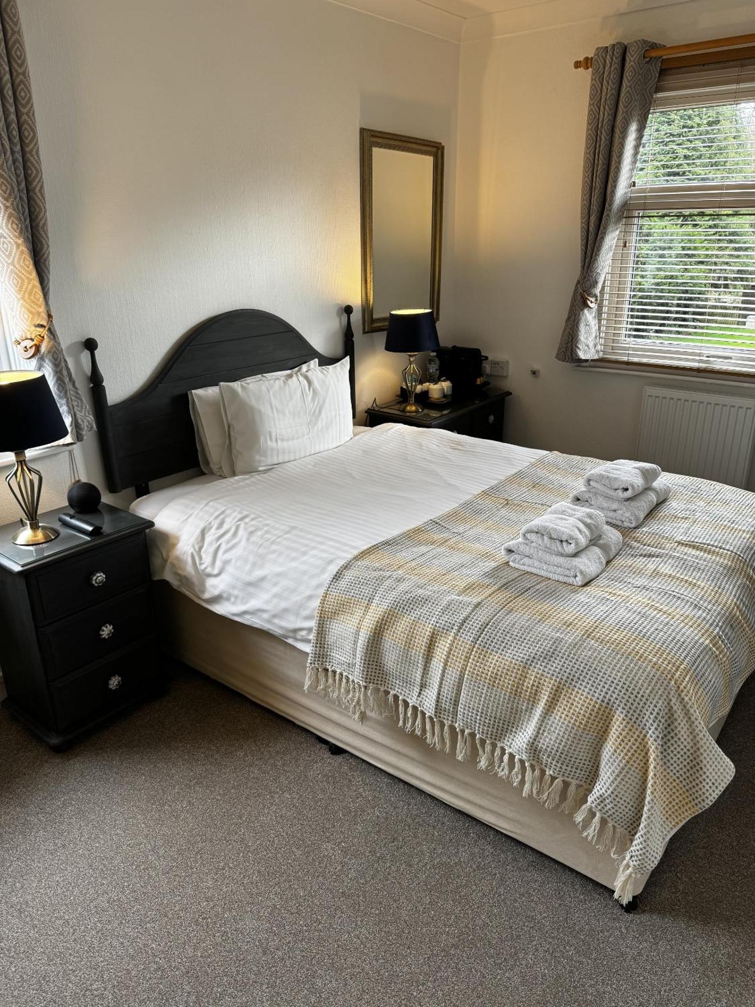 Watermead House Hotel Chard Buitenkant foto